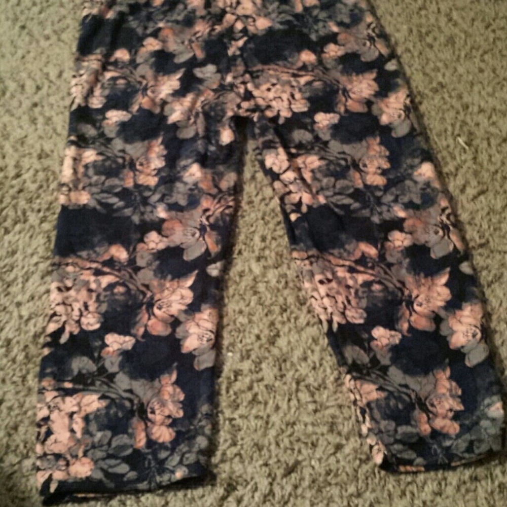 Plus size Floral Capri Leggings